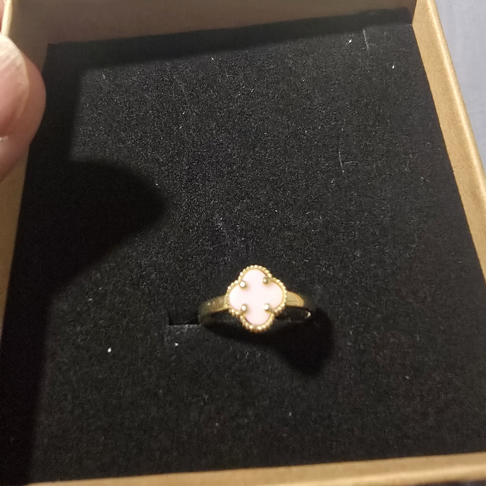 Ring 14k Italian real gold rose clover  guaranteed size 7 new